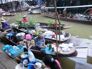 ダムヌン・サドゥアック水上マーケット