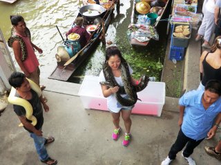 ダムヌン・サドゥアック水上マーケット