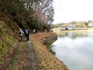 鳥谷池横の高山街道