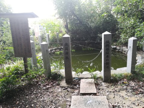 狭穂姫伝承の鏡池