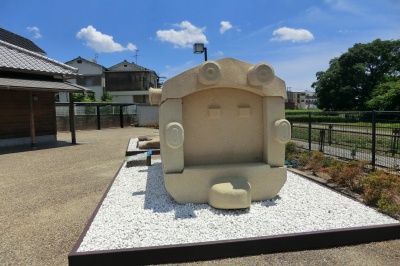 復元された石棺