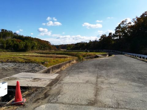 元正天皇陵に続く道