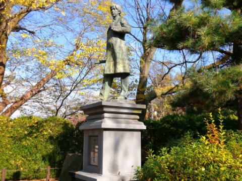 田邊朔郎博士像