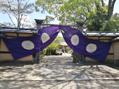 天皇殿（聖霊電）